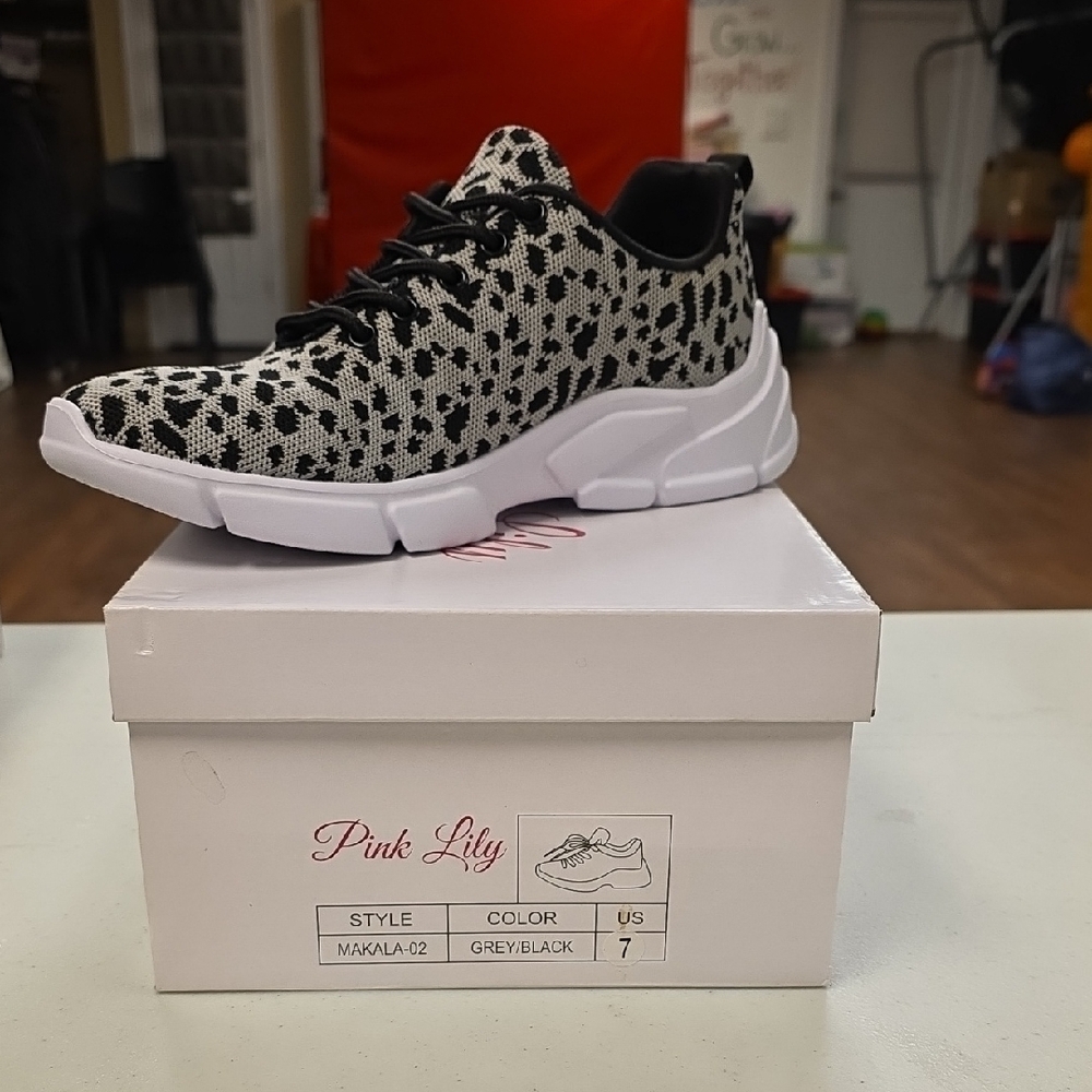 Pink Lily Grey and Black Leopard Knit Sneaker
